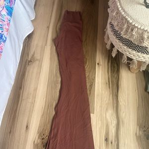 Arie Crossover flair leggings